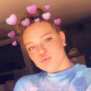 Meet your Posher, Claire